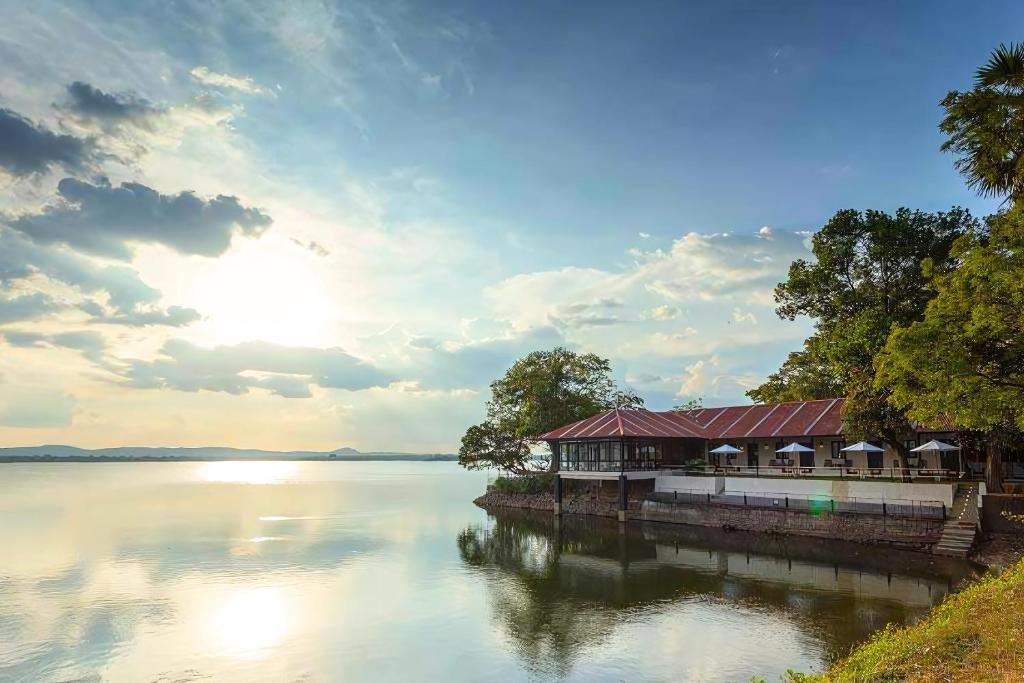 Anuradhapura & Polonnaruwa Heritage Tour – 1 Day Ancient Kingdoms Experience - Image 2